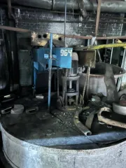 Электропечь шахтная ПН-34 1958 года выпуска с щитом управления, инвентарный номер 220964. Внешне не разукомплектован, возможно отсутствие деталей.