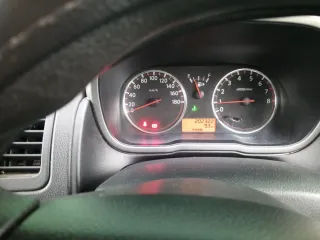 Nissan Note 2009, серый. Госномер А963СН125. Год выпуска 2009, Япония. ПТС 25 УР 566072. Кузов NE11085958. Двигатель бензиновый HR15, объем 1.5 л (1498 куб. см), мощность 109 л.с. Экологический класс 4. Масса без нагрузки 1170 кг, разрешенная максимальная масса 1445 кг. Автомобиль в залоге у АО…