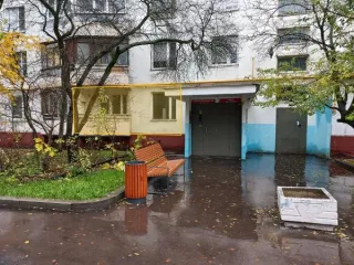 Жилое помещение 48,3 кв. м, г. Москва, ул. Кировоградская, д. 4, к. 1, кв. 192, общей площадью 48,3 кв. м (этаж № 1), кадастровый номер: 77:05:0006004:9210. Вид жилого помещения: жилое. Общая площадь: 48.3
