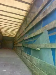 Полуприцеп KRONE SDP27 тентованный, 2002 года. Марка: KRONE SDP27 TENTOVANNYJ; год выпуска: 2002; идентификационный номер (VIN): WKESDP27011377847; кузов: отсутствует; шасси (рама): WKESDP27011377847; № двигателя: отсутствует; государственный регистрационный знак: HK264324.