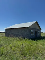 Земельный участок 850 м² и объект незавершенного строительства по адресу: Оренбургская область, Соль-Илецкий район, г Соль-Илецк, ул Цветочная, 86 с кадастровым номером 56:47:0101001:1251. Объект незавершенного строительства проектируемое назначение: жилое, площадью застройки 98,5 м², степенью…