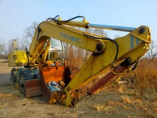 Экскаватор колесный ЕК-18-20, 2008 года выпуска. Экскаватор колесный ЕК-18-20, 2008 года выпуска, государственный номер 5911ЕА79, заводской номер машины 3720(260), номер двигателя 358279, цвет серый, желтый, в нерабочем состоянии. Собственник - ГП ЕАО «Облэнергоремонт плюс». Регистрационный номер…