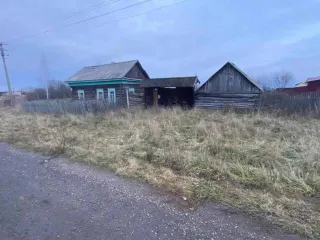 Дом 28,2 кв.м, участок 4700 кв.м, Томская область. Жилое здание общей площадью 28,2 кв.м с кадастровым номером 70:16:0301001:413, земельный участок общей площадью 4700 кв.м с кадастровым номером 70:16:0301001:221, расположенные по адресу Томская область, Шегарский р-н., с. Гусево, ул. Советская, д…