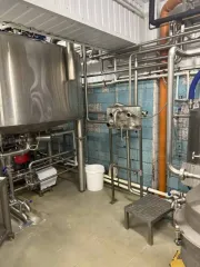 Оборудование для сыроварни в составе 55 позиций, де-факто входящее в состав и являющееся частью единого производства, расположенного по адресу: Вологодская область, Череповецкий район, Нелазское сельское поселение, деревня Шулма, улица Школьная, дом 10. Точное наименование, состав и количество…