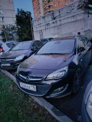 Opel Astra Sports Tourer 2013 года, VIN XWFPE8DC1D0009246, двигатель A14NET19BX4268, цвет черный, номер Т426ЕВ116. Требуется замена прокладок охлаждения, тосола, масла, аккумулятора, воздушного фильтра. На кузове вмятины, на лобовом стекле трещины, на переднем бампере трещина. Казань, ул. М…