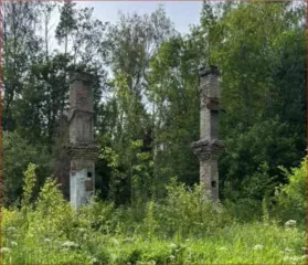 Здание 51,4 кв.м и земельный участок 241190 кв.м в Ленинградской области, Сланцевский район, город Сланцы. Земельный участок кадастровый номер 47:28:0126003:3, категория земли населенных пунктов, разрешенное использование под склад взрывчатых материалов, площадь 241190 кв.м, адрес территория Южная…