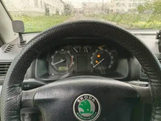 Skoda Octavia 2005 года, 75 л.с., 290000 км, VIN: TMBDC41U968841018, г/н: Н830УЕ702, двигатель №: 374989, мощность двигателя 75 л. с. (55 кВт), кузов №: TMBDC41U968841018