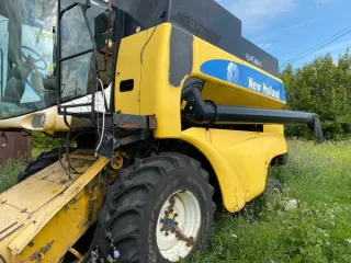 Комбайн CS 540 2006, г/н АТ 0946, год выпуска 2006г, цвет желтый; комбайн CS 540, г/н АТ 0946
