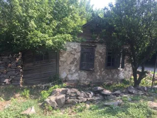 Летняя кухня нежилое здание 60.8 кв.м Ростовская область Нежилое здание летняя кухня, общей площадью 60,8 кв.м., кадастровый номер: 61:15:0070301:345, Этажность: 1, в том числе подземных 0, расположенное на земельном участке площадью 1350 кв.м. кадастровый номер: 61:15:0070301:342, категория земель…
