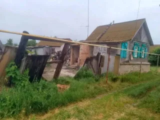 1/2 доля дома 22.7 кв.м и 1/2 доля участка 600 кв.м Волгоградская обл. Жилой дом, площадь 22.7 кв.м., кадастровый (условный) номер: 34:00:000000:16602, находится в долевой собственности, размер доли: 1/2 , расположенный на Земельном участке, площадь 600 кв.м., адрес (местонахождение): Волгоградская…