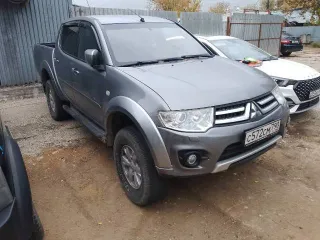 Mitsubishi L200 2015 года выпуска, VIN MMCJYKB40FDZ40616. Имущество является предметом залога.