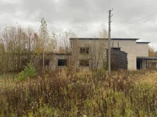 Здание подстанции КТП-250 (Д/С) с кадастровым номером 29:01:140608:368, площадью 294,9 кв.м., расположенное по адресу: Российская Федерация, Архангельская область, муниципальный округ Вельский, деревня Вороновская, дом 30А строение 21, назначение - нежилое, количество этажей - 1, в том числе…