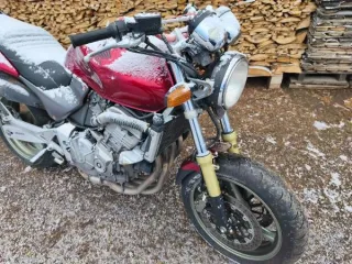 ВАЗ 21140, 2005; Honda CB 600 F, 1999; ВАЗ 21124, 2005. Транспортные средства (согласно описанию): 1. Автомобиль ВАЗ 21140, год выпуска: 2005, г/н Т831РТ18, VIN: XTA21140053977569, номер кузова (кабины): XTA21140053977569, цвет кузова: темно-малиновый, рабочий объем (см³): 1499, мощность…