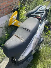 Двухколесный транспорт Honda DIO Smart IMZ 810340. Двухколесные транспортные средства в ассортименте б/у, без регистрационных знаков: скутер «QiNGi»; скутер «УШ4ТА»; скутер «Хонда DIO»; механическое транспортное средство «Smart HT50QT-16C»; скутер Хонда DIO; мотоцикл-мопед «ИМЗ 810340»; Мопед…