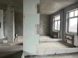 Квартира 129,4 кв.м, жилое помещение (квартира), площадь 129,4 кв. м, этаж № 6, кадастровый номер: 50:04:0010502:1097, Московская область, муниципальный округ Дмитровский, г. Дмитров, ул. Подлипичье, д. 6, кв. 17. Ограничение (обременение): ипотека в пользу ПАО M2M Private Bank; в квартире…