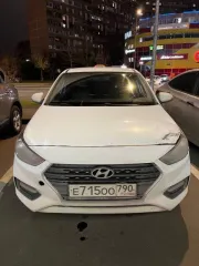 Hyundai Solaris 2017 года, VIN: Z94K241BBJR052997, госномер: Е715ОО790. Двигатель: модель G4LC, номер HD065981, мощность 73.3 кВт (99.6 л.с.), объем 1368 см³. Цвет кузова белый. СТС 9956389647 от 19.05.2023, ПТС 78ОТ248194 от 22.09.2017. Автомобиль находится в залоге у АО «Тбанк».