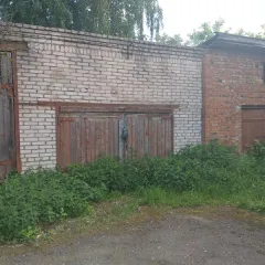 Земельный участок с расположенными на нем объектами недвижимого имущества по адресу: Новгородская область, Боровичский район, городское поселение г. Боровичи, ул. наб. Октябрьской Революции, д. 8а. Земельный участок площадью 1246 кв. м, кадастровый номер 53:22:0020907:16. На участке расположены…