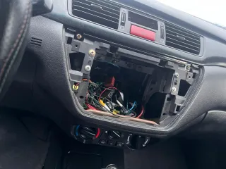 Mitsubishi Lancer 2006 года выпуска, модель Lancer 1.6. VIN кузова: JMBSRCS3A7U010417.