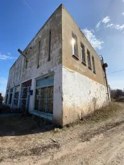 Нежилое помещение 134.3 кв.м Свердловская область Помещение (Нежилое помещение №1) Пл. 134.3 кв. м. Местоположение: Свердловская область, р-н. Артемовский, г. Артемовский, кв-л. Березовая Роща, д. 4 Кадастровый номер: 66:02:1701009:517 Вид ОН: Помещение Назначение: Нежилое Номер, тип этажа, на…