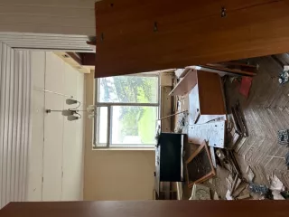 Недвижимое и движимое имущество - здание, назначение: нежилое (гостиница), кад номер: 50:60:0020103:58; здание, назначение: нежилое (проходная), кад номер: 50:60:0020103:55; помещение, назначение: нежилое (теплица), кад номер: 50:60:0020103:92; сооружение, назначение: нежилое (благоустройство с…