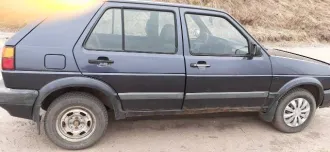 Volkswagen Golf, VIN WVWZZZ1GZLW009617, легковой седан, категория B, 1990 г., темно-синий, мощность 90 л.с./66,2 кВт, экологический класс н/у. Пробег 429924 км. Госномер В242КЕ39. Техническое состояние неудовлетворительное, на ходу. Требуется замена прокладки клапанной крышки, тормозного вакуумного…