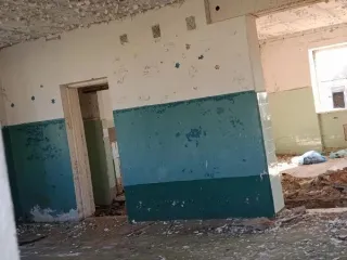Нежилое здание, 211,9 кв.м., 1975 года постройки, кадастровый номер 76:06:131401:502, находящееся по адресу: Ярославская область, Любимский район, с.Троица, ул.Молодежная, д.4, расположенное на земельном участке площадью 416 кв.м., кадастровый номер 76:06:131401:167. Общая площадь: 211.9…