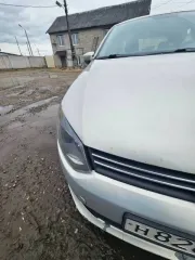 Volkswagen Polo, 2015 года, 105 лс, 62530 км, транспортное средство: Volkswagen Polo, идентификационный номер (VIN номер): XW8ZZZ61ZFG040344, год выпуска: 2015, гос.номер Н826РО69. Автомобиль находится в залоге у АО «ТБанк».