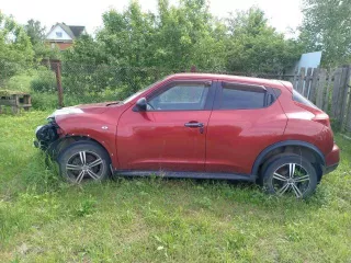 Nissan Juke, легковой комби (хэтчбек). VIN: SJNFBAF15U6225143. Год выпуска: 2012. Цвет кузова: красный. Модель, номер двигателя: HR16 068243R.