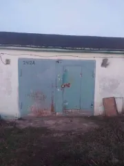 Гараж 28,3 кв.м. и земельный участок 32 +/- 2 кв.м. в Белгородской области, г. Старый Оскол, ул. Свердлова, гараж №242. Назначение гаража: нежилое. Назначение участка: земли населенных пунктов, вид разрешенного использования — для обслуживания гаража. Кадастровые номера: 31:06:0311004:21 (гараж)…