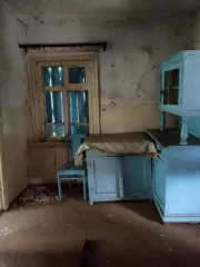 1/2 доля квартиры и 1/2 доля земельного участка в Пермском крае. 1/2 доля жилого дома, площадь 30,6 кв.м., назначение: жилое, количество этажей: 1, кадастровый номер: 59:05:0201001:475, адрес: Российская Федерация, край Пермский, м.о. Губахинский, рп Углеуральский, ул Ленина, д 108, кв. 1. 1/2…