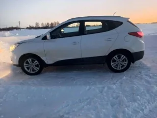 Hyundai ix35 2012 года, 150 лс, 150000 км, полный привод, АКПП. Технический паспорт Серия 77УН номер 958605; Номер кузова (шасси) VIN TMAJU81BDCJ295063; Двигатель (рабочий объем/мощность) 150; Транспортное средство Автомобиль легковой; Марка HYUNDAI IX35; Дата выпуска 2012 г.; Цвет и тип краски…