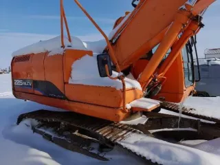 Экскаватор Doosan Solar 225NLC-V гусеничный 7540РА77