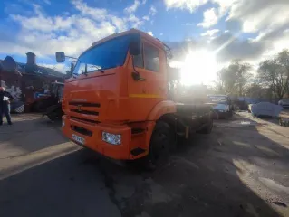 Подъемник самоходный 481230-04 (ПСС-131.22Э) на базе платформы КАМАЗ 43253, 2013 г.в., г/н BO71PM178, VIN: Х89481230D4АС8044, номер шасси (рамы): ХТС432533C1272982, цвет оранжевый, объём двигателя 4462 см.куб., № двигателя: 86021580, мощность двигателя 133.000 кВт/ 181.000 л.с. Сведения о пробеге и…