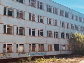 Здание по адресу: Ульяновская область, г. Ульяновск, ул. Краснопролетарская, д. 6а и земельный участок по адресу: Ульяновская область, г. Ульяновск, р-н Заволжский, ул. Краснопролетарская, д. 6А. Здание назначение: нежилое, количество этажей: 2-5, в том числе подземных этажей 1, площадь: 3293,9 кв…