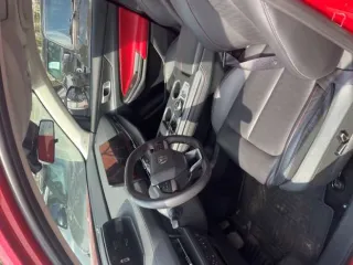 Changan CS55PLUS 2024 Легковой автомобиль, марки Changan CS55PLUS, 2024 года выпуска, VIN: LS4ASE2E2RA242432, цвет красный (есть небольшое повреждение лакокрасочного покрытия на заднем бампере слева).