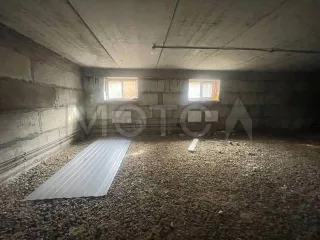 Нежилое помещение 3330 П (S61,44 кв.м.) 42,6 кв.м., расположенное в цокольном этаже дома № 10 по ул. Тенистая, кадастровый номер 55:20:220101:6822. Номер государственной регистрации права собственности 55-55-24/097/2014-749/1 от 12.01.2015. Регистрационная запись ограничения в виде ипотеки…