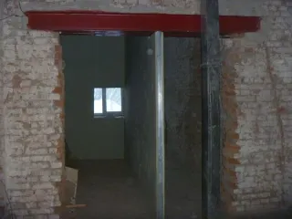 Здания с участком, Красноярский край, г. Канск, ул. Больничная, д. 6, площадь 2572,6 кв. м. Здания с земельным участком, Красноярский край, г. Канск, ул. Больничная, д 6. Здание, назначение: нежилое, КН 24:51:0204192:296, площадью 2 565,6 кв. м, количество этажей, 3, в том числе подземных этажей…