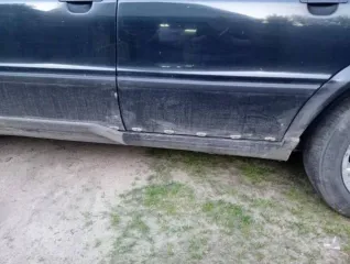 Audi 80, 1994 года, 90 лс, 420089 км, тип ТС легковой автомобиль, (VIN): WAUZZZ8CZRA205464, год изготовления ТС: 1994, мощность 90 л.с, цвет: синий, пробег 420 089 км. Кузов автомобиля требует сварочных и лакокрасочных работ. Автомобиль не заводится.
