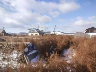 1/3 доли земельного участка площадью 576 кв.м, кадастровый номер 03:06:530105:285. Категория земель: сельскохозяйственного назначения. Разрешенное использование: для ведения гражданами садоводства и огородничества. Адрес: Респ. Бурятия, Заиграевский р-н, СНТ «Кирпичник», участок №119.