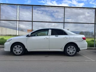 Toyota Corolla 2011 года, VIN JTNBV58E80J135255, госномер А433АК123. Повреждение ЛКП, требуется замена расходников, отсутствует бортовой компьютер. На ходу, экономичный расход бензина. Осмотр в Краснодаре, ул. Даниила Смоляна, 80/1.