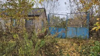 Земельный участок 3335 кв.м Курская обл. Земельный участок общей площадью 3335 кв.м кадастровый номер 46:09:010140:4, местоположение Курская обл., р-н Конышевский, п. Конышевка, ул. Татаринова, дом 50.