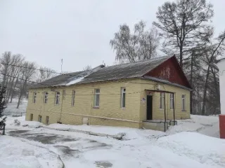 Имущественный комплекс 11730 кв.м, Тульская обл. Имущественный комплекс, состоящий из четырнадцати нежилых зданий, двух сооружений, тридцати трех объектов движимого имущества и земельного участка с кадастровым номером 71:04:040902:242, Тульская обл., Богородицкий р-н, п. Товарковский, ул…