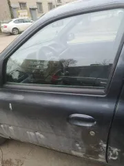 Renault Symbol 2007, модель Renault Symbol 4EX1493. Год выпуска 2007, VIN VF1LB03C538134201. Цвет кузова темно-серый. Номер двигателя K7JA700 RJ53080. Рабочий объем 1390 см³, мощность 75 л.с. (55 кВт), экологический класс второй, тип транспортного средства легковой. Состояние: царапины и вмятины по…