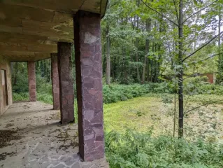 Жилые дома 171,3 и 12,9 кв. м, дом со служебными строениями 876,9 кв. м, участок 3000 кв. м, Московская область. Жилые дома (2 шт., 1-этажные) - 171,3 кв. м, 12,9 кв. м, адрес: Московская обл., р-н Раменский, д. Поповка (Сафоновский с/о), д. 15, жилой дом со служебными строениями и сооружениями -…
