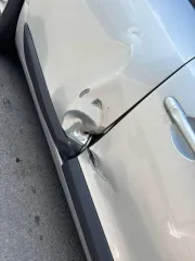 Renault Fluence 2014 года, 1.6 АТ, VIN: X7LLZL70F50543237. 2-х зонный климат-контроль. Биты правые двери, трещина на лобовом стекле. Все расходники менялись вовремя.