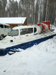 Судно на воздушной подушке «Славир-525», 2016 года выпуска, бортовой номер РАЧ 60-25. Тип и модель - катер СВП «Славир-525», цвет белый, строительный (заводской) номер 5-270516014, год и место постройки - 2016 Россия, материал - стеклопластик, наличие воздушных ящиков (блоков плавучести) - 1-0,5…