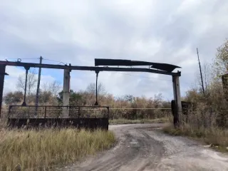Здания гаража-ангара 547,9 кв.м, главного корпуса 1855,4 кв.м, КПП 28,9 кв.м, автогаража 2513,1 кв.м с земельным участком 26235 кв.м, Курганская область Объекты недвижимого имущества, расположенные на земельном участке, по адресу: Курганская область, г. Курган, ул. Омская, д. 179В Объекты…