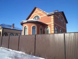 Участок 810 м² дом 242,7 м² Татарстан Земельный участок, вид разрешенного использования: для строительства индивидуального жилого дома, площадь 810+/-10 кв.м, кадастровый №16:13:090101:1203, Здание, назначение: жилое, площадь 242,7 кв.м, кадастровый номер 16:13:090101:1217, расположенные по адресу…