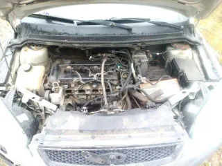 Ford Focus 2006 года, 125 л.с., пробег 450000 км, VIN WF05XXGCD56M26822. Находится в неисправном состоянии: отсутствует аккумулятор, неисправен двигатель, отсутствует радиатор, снят коллектор.