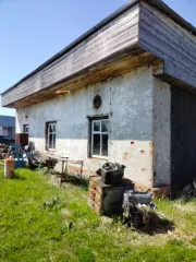 Сварочный цех 175,7 кв.м Хабаровский край Нежилое здание (сварочный цех) площадью 175,7 кв. м, кадастровый номер 27:13:0103001:41, местонахождение: Хабаровский край, Советско-Гаванский р-н, рп. Заветы Ильича, ул. Фабричная, д. 5. Регистрационный номер 655/А. Задаток - 795575 руб. Шаг - 31823…